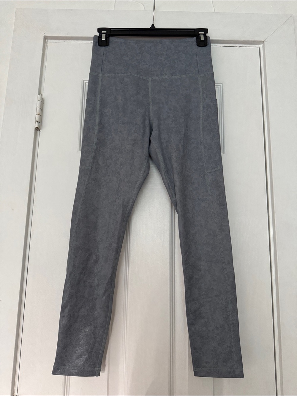 High-Rise Gray Pocket Leggings with Subtle Texture